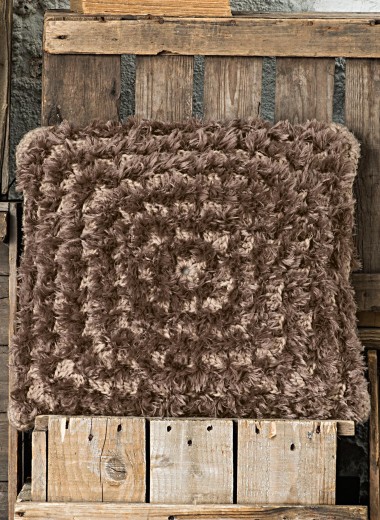 Bergere Cushion No 26 in Mag 169 Yarn Generation